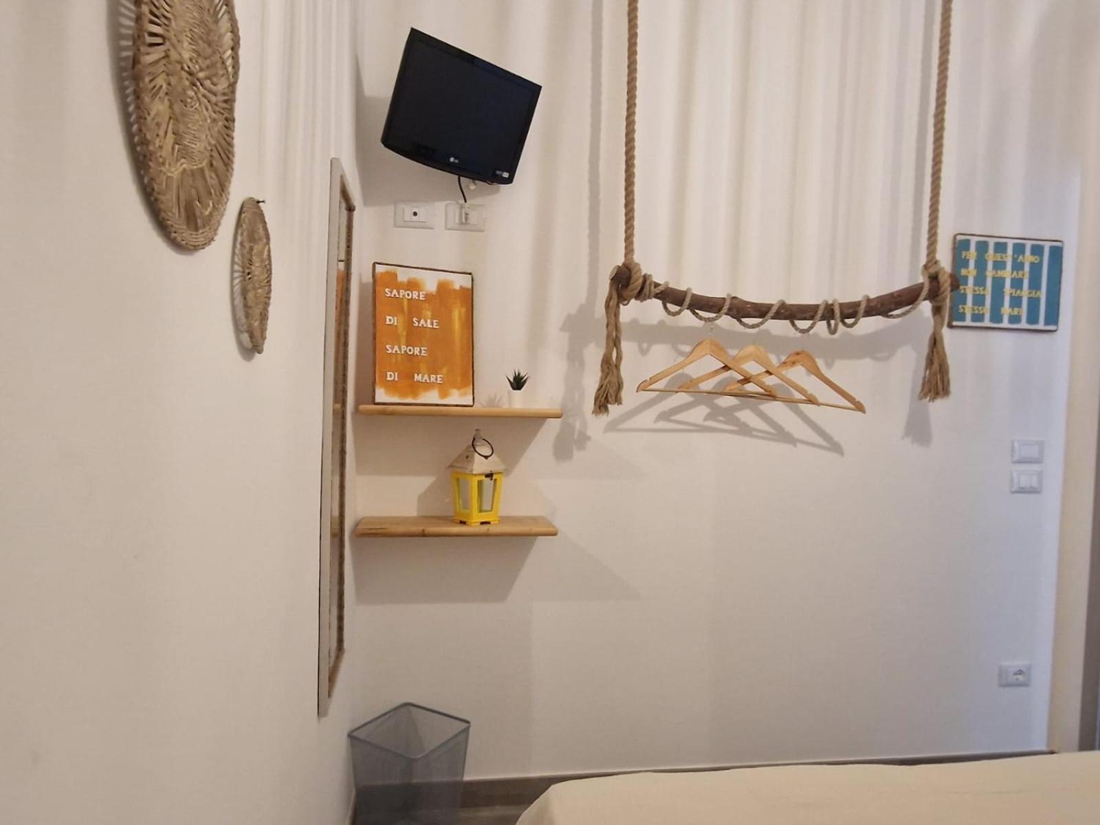 Camere A Oriente II Room And Apartments Torre dell'Orso Exterior photo