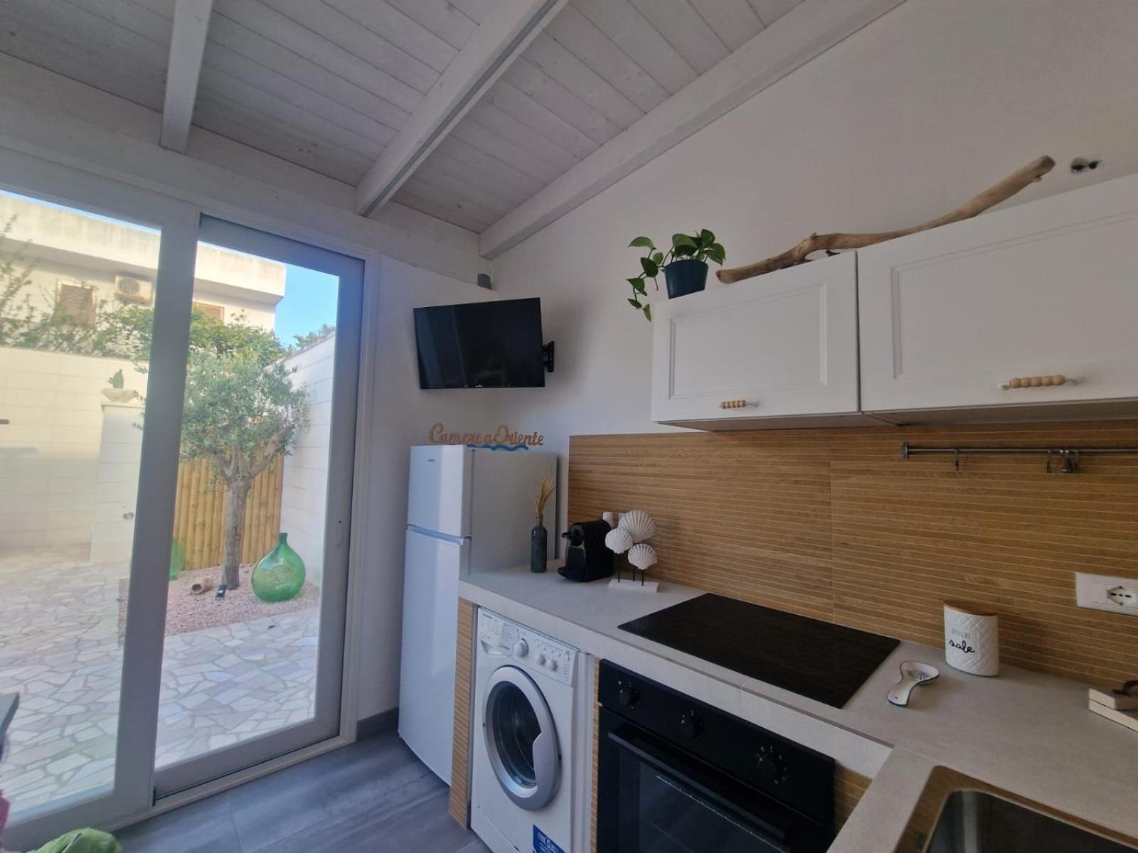 Camere A Oriente II Room And Apartments Torre dell'Orso Exterior photo
